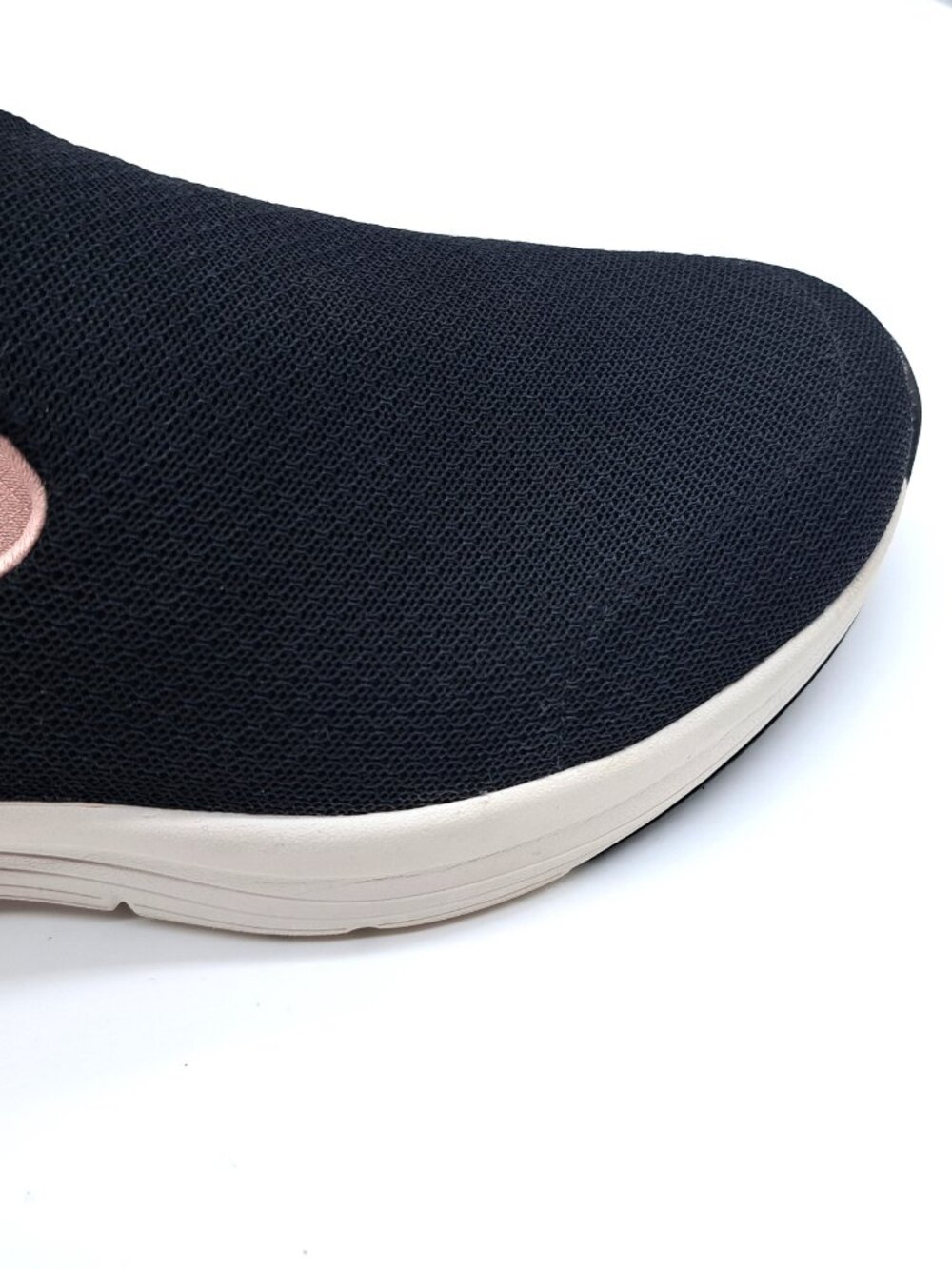 Skechers womens arch comfort slip-on athletic shoe - Size 7 - Picture 10 of 14